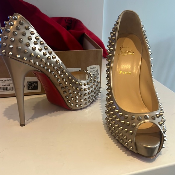 Christian Louboutin Shoes - Christian Louboutin peep toe pumps